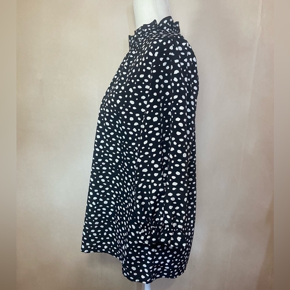 Entro women's M black/white mock ruffle neck relaxed fit blouse w/ keyhole EUC - Picture 2 of 8